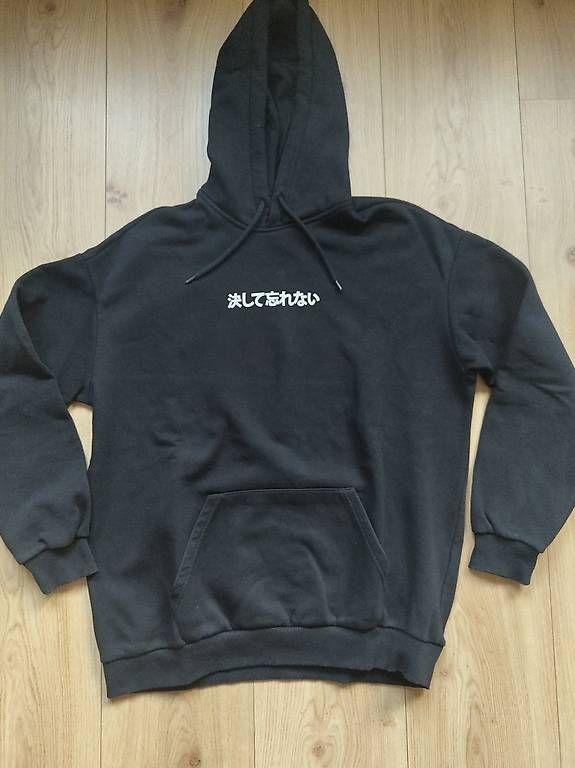 Maglioni & Felpe: Kapuzenpulli schwarz Grösse M mit Backprint – Usato da Küttigen venduto da SimiKimi7 1