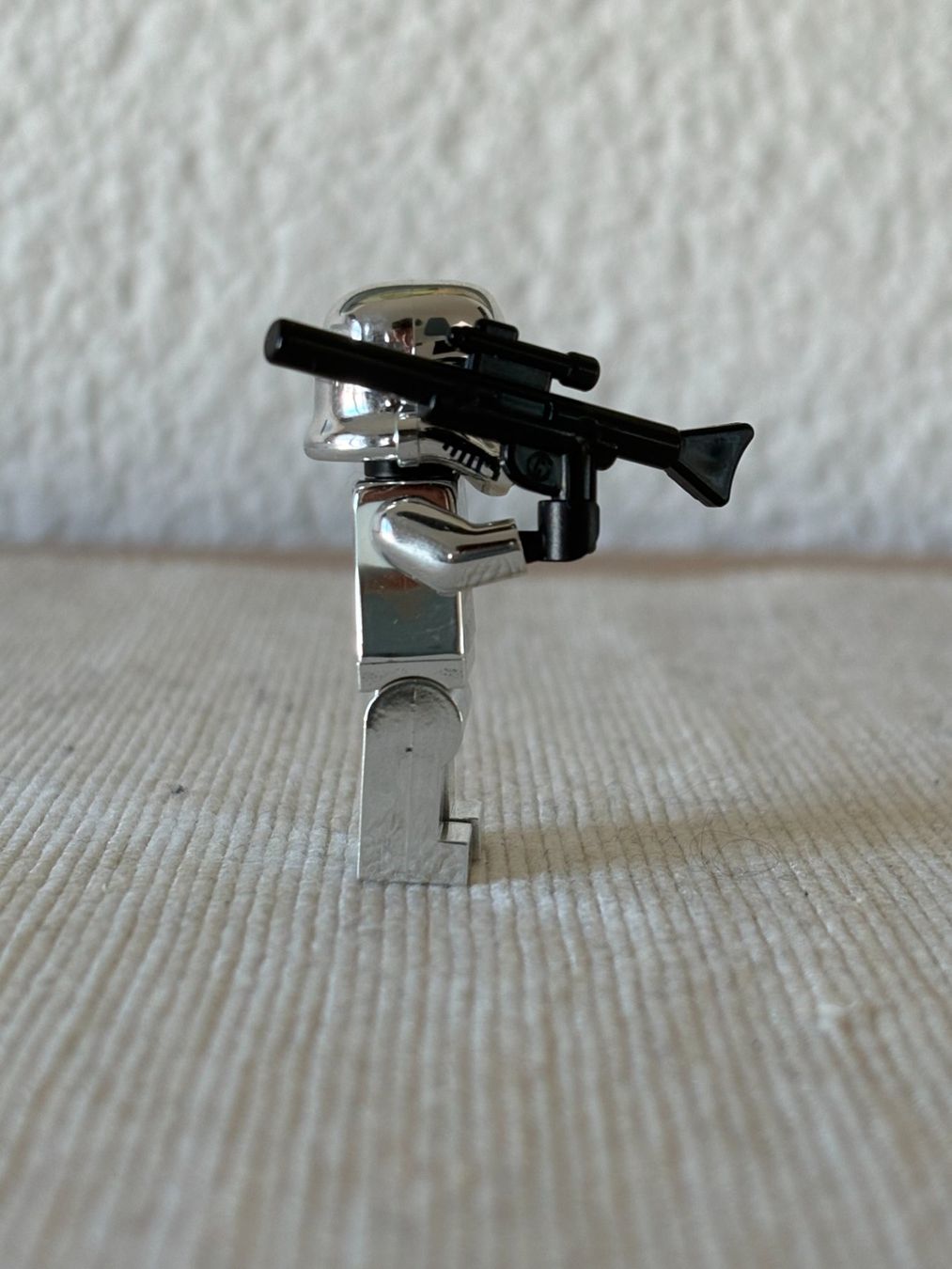 Lego Statuette: LEGO Star Wars Chrome Stormtrooper – Usato da Nidau venduto da LEGOBrickMT 3