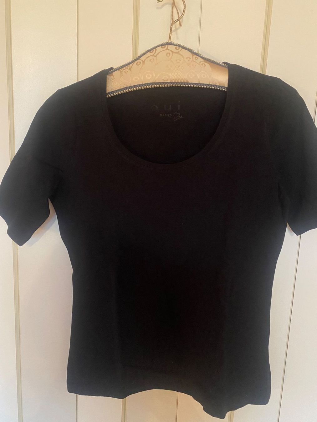 T-shirt: T-Shirt schwarz, Gr. 36 – Usato da Arni AG venduto da Mimo007