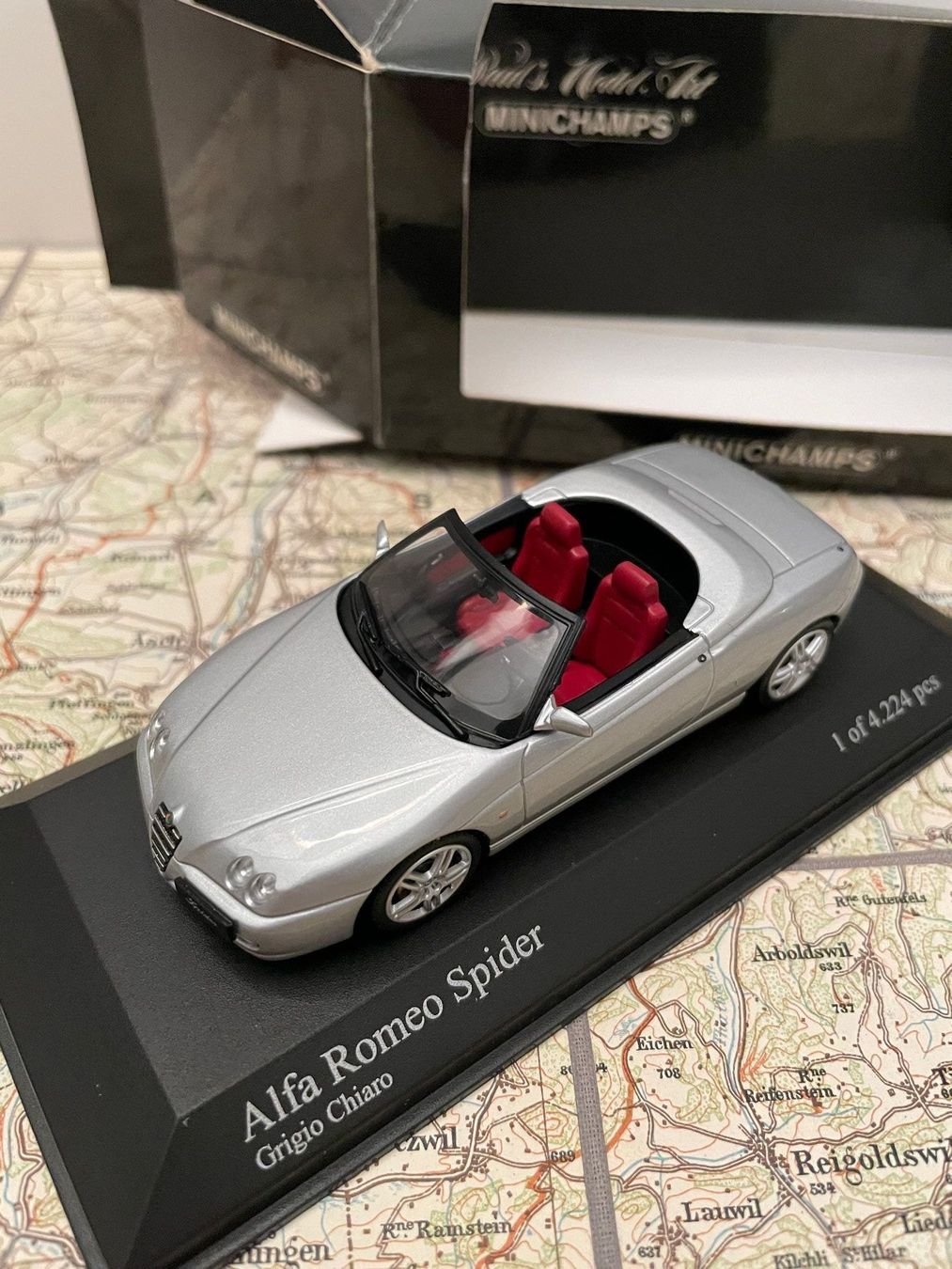 Minichamps Modellini d'auto: MINICHAMPS ALFA ROMEO SPIDER 2003 SILVER – Nuovo e nell'imballaggio originale da Winterthur venduto da mrw.