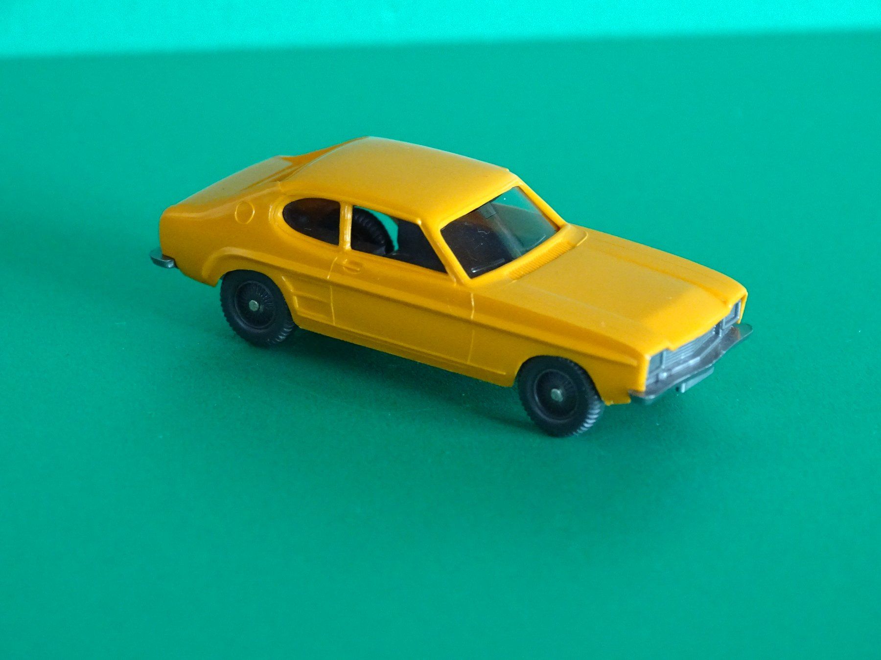 Wiking Modellini d'auto: Ford Capri von Wiking 1/87 – Usato da Bretzwil venduto da Meex 1
