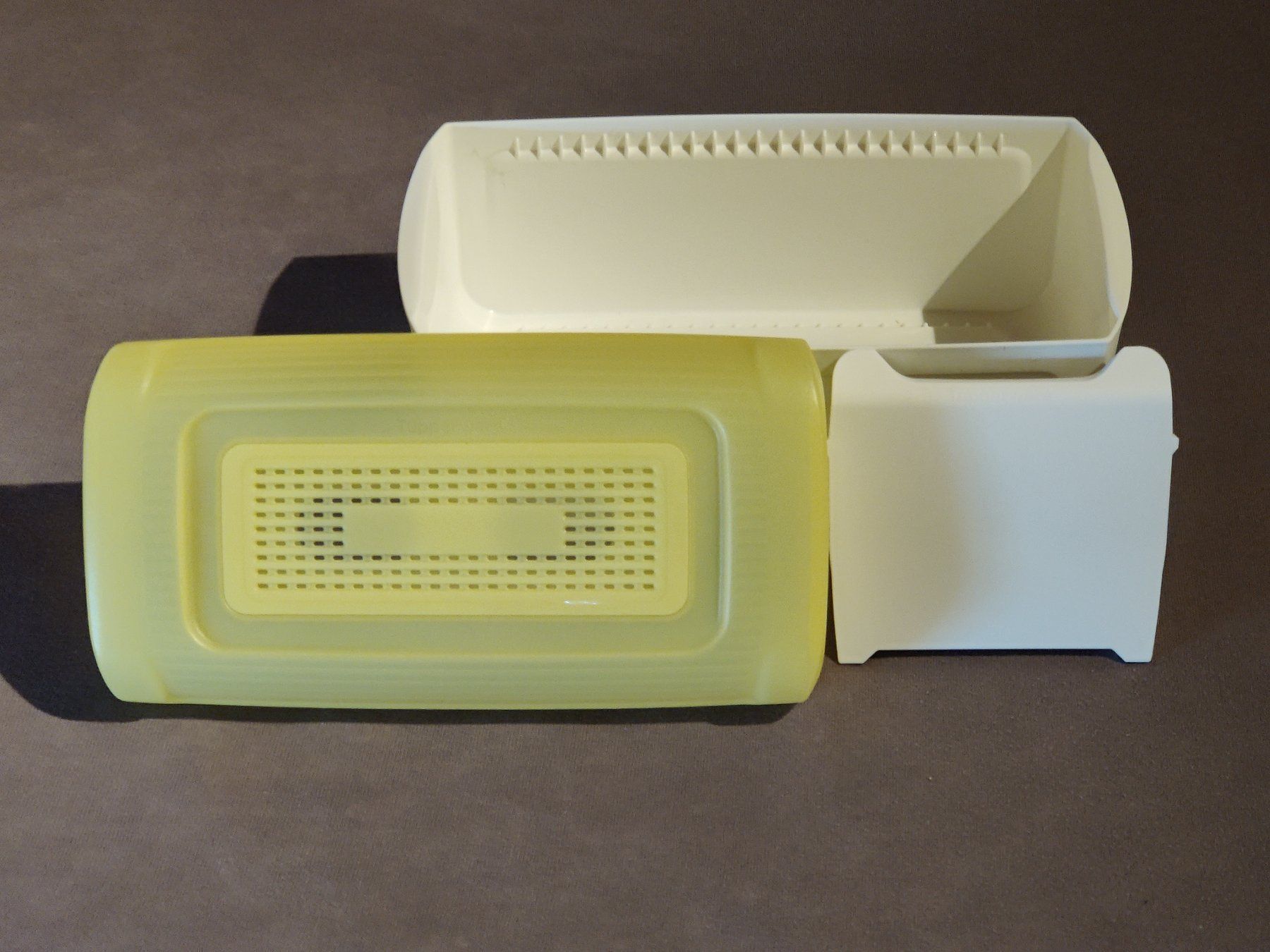 Tupperware Behälter & Ähnliches: Tupperware - BreadSmart Junior – Neu (gemäss Beschreibung) aus Langnau am Albis von rdenzel 2