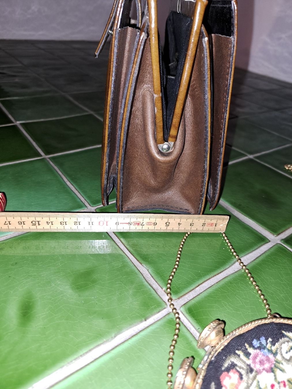 Borse: antike Handtasche aus braunem Leder, – Usato da Kölliken venduto da Upcycling-by-Mc-TAM 8