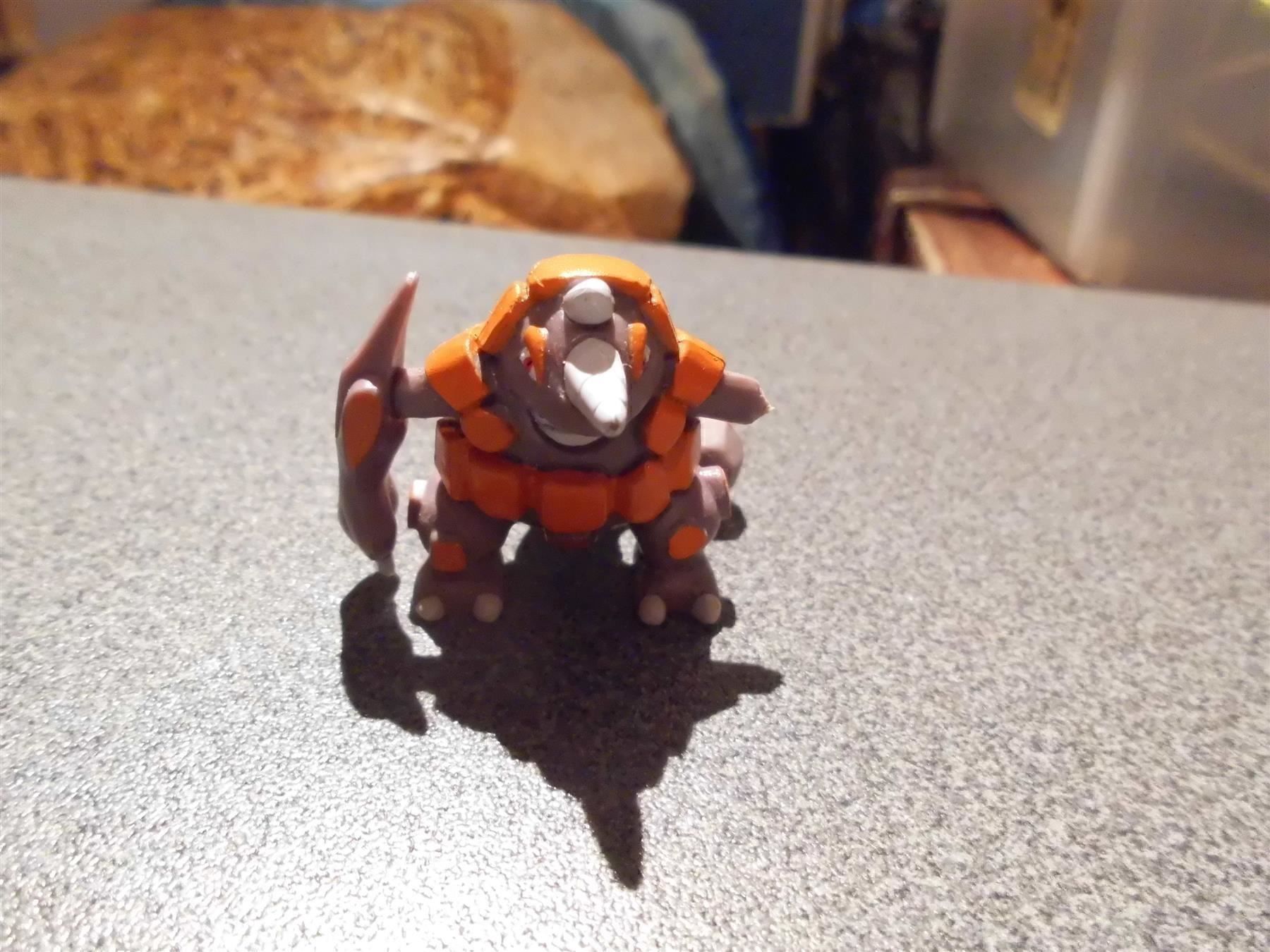 Pokémon Spielzeuge: Pokémon Monster violett/orange – Gebraucht aus Zürich von abraxas1291