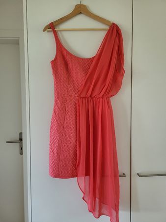 Sommerliches Kleid von Bershka, Grösse M, Koralle