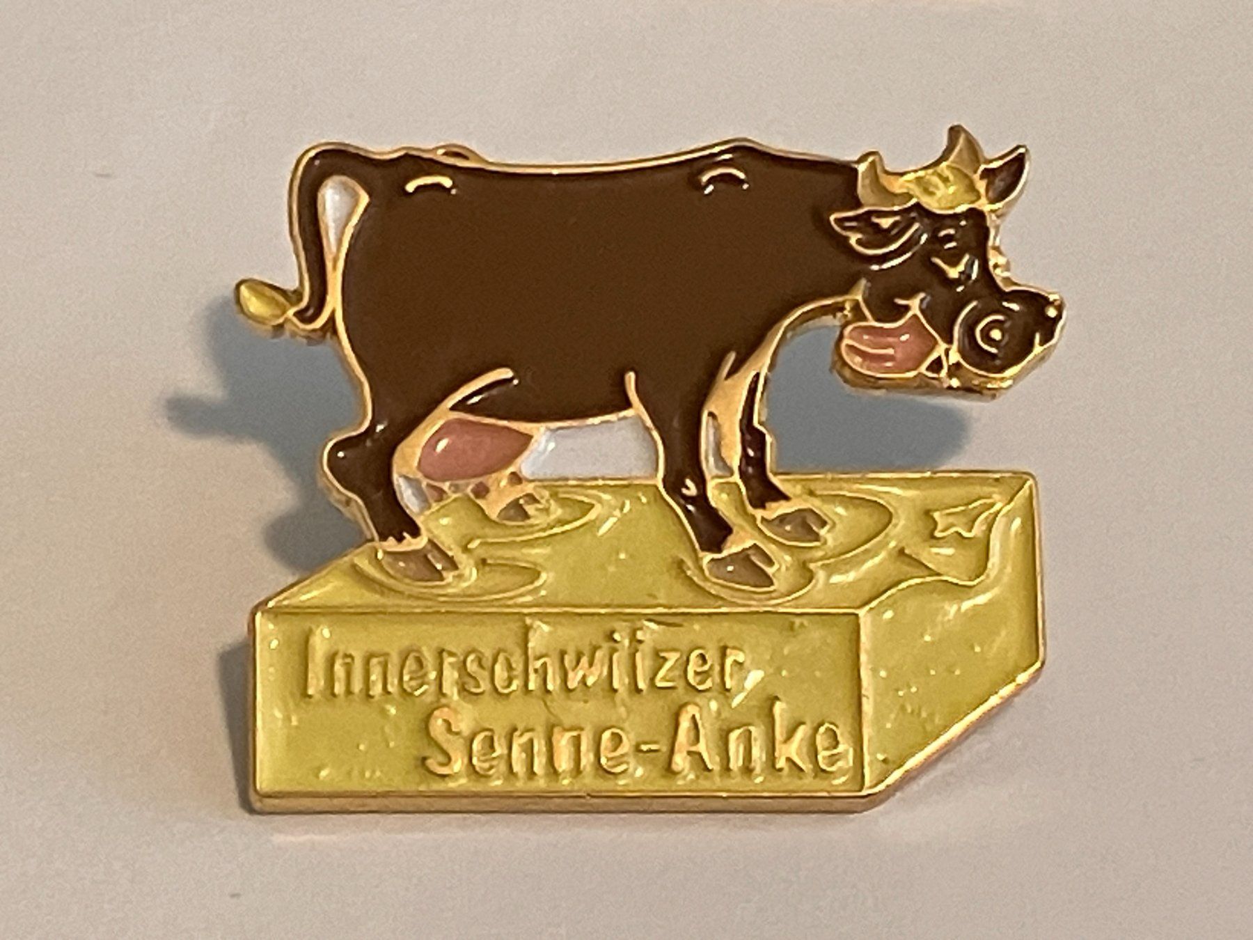 Plaketten & Abzeichen: 1 Pin Innerschwiizer Senne Anke – Gebraucht aus Basel von djwwpp