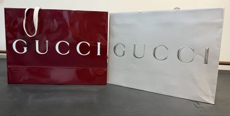 Gucci Tüten Papiertaschen silber und bordeauxrot 48x36x17 cm