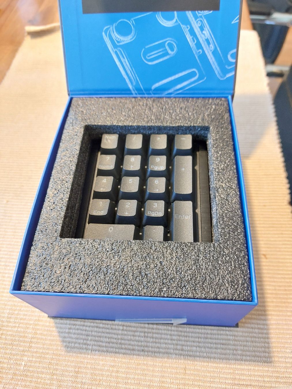 Tastiere: Everest 60 Numpad - Tactile 55 – Nuovo e nell'imballaggio originale da Bottmingen venduto da HyperionFalls