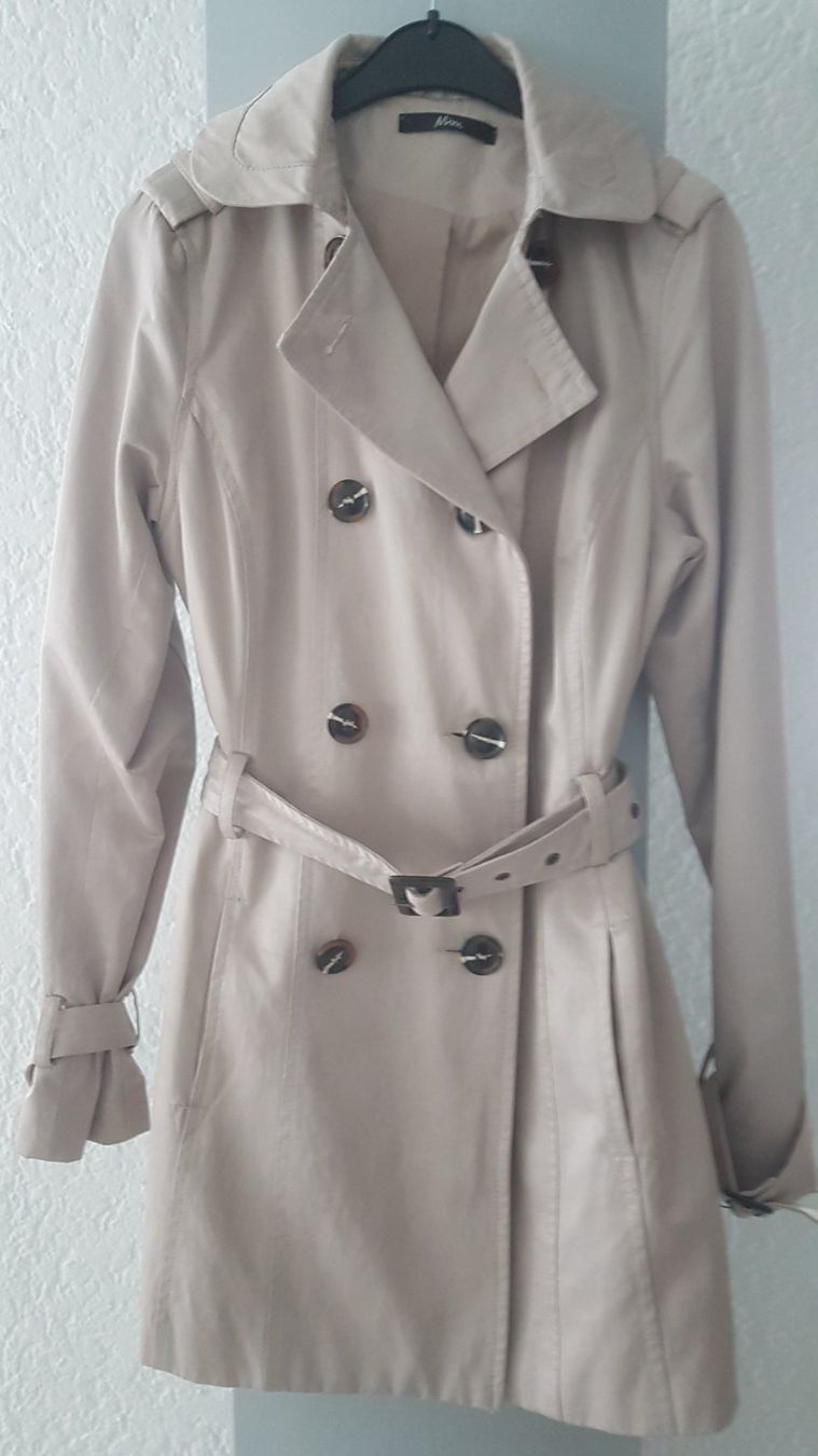 Cappotti: Trenchcoat beige vom Mim – Usato da Binningen venduto da cg12