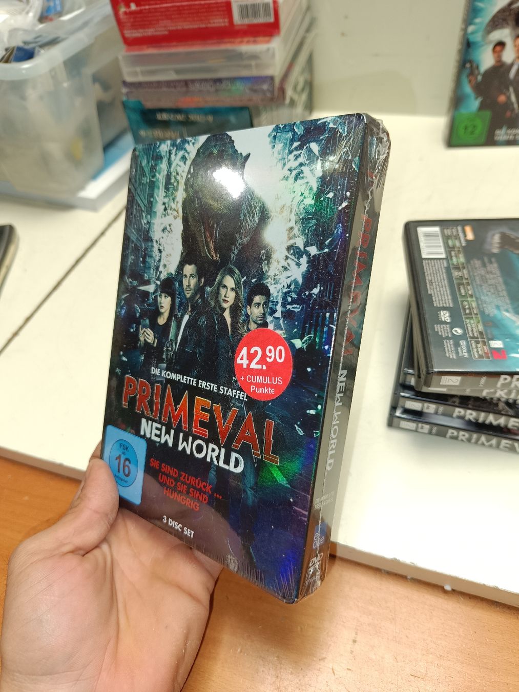 Tutti i DVDs: Primeval New World DVD Box Set 1(em76) – Usato da Künten venduto da Schnaepplihuus 2
