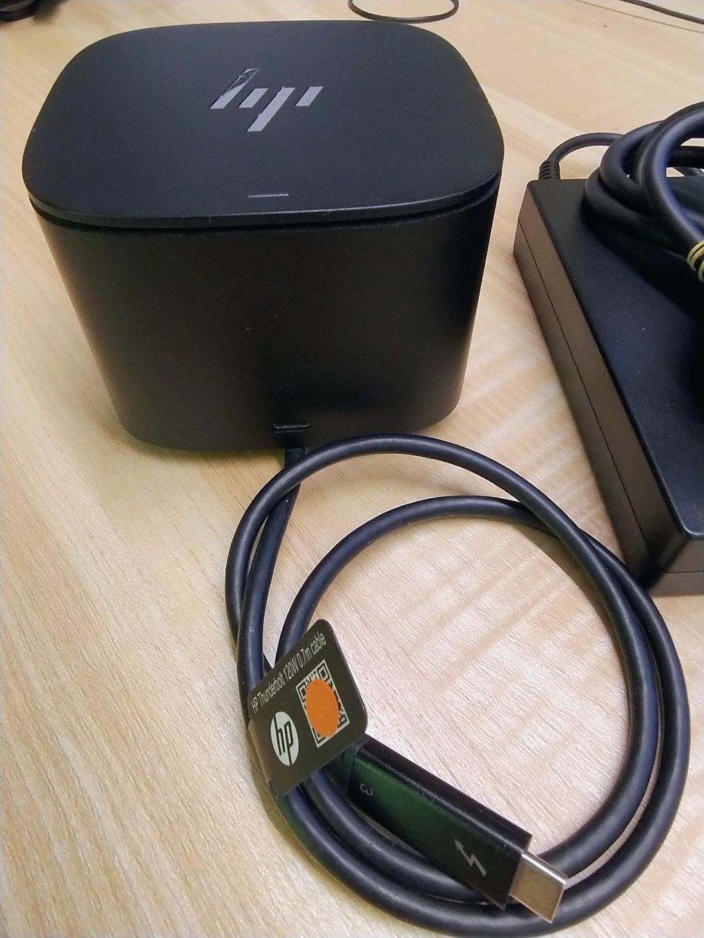 Hewlett Packard Dockingstation: HP Dockingstation Thunderbolt | 120W Netzteil – Gebraucht aus Beckenried von SCHEMA79 2