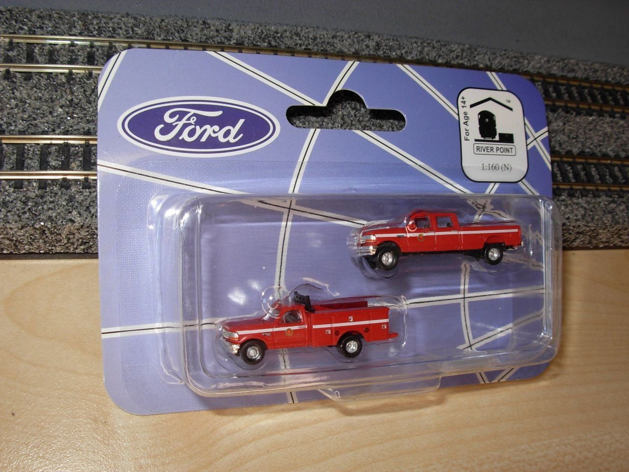 Modellini di ferrovie: N: 2 x Ford Trucks rot – Nuovo (secondo la descrizione) da Oberrieden venduto da Hobbyschiff