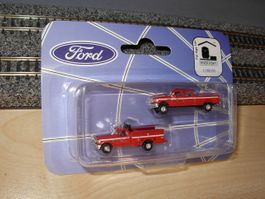 N: 2 x Ford Trucks rot