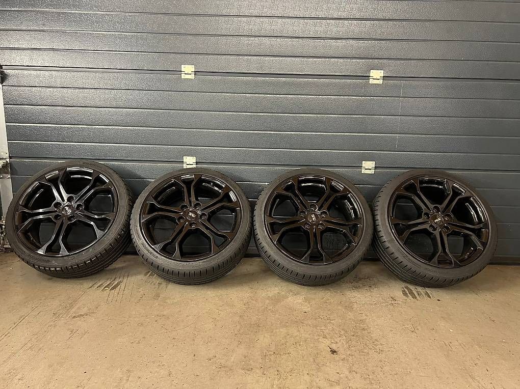 Pneus & Kompletträder: Renault clio RS Trophy komletträder – Gebraucht aus Lausen von Lenka.Matty