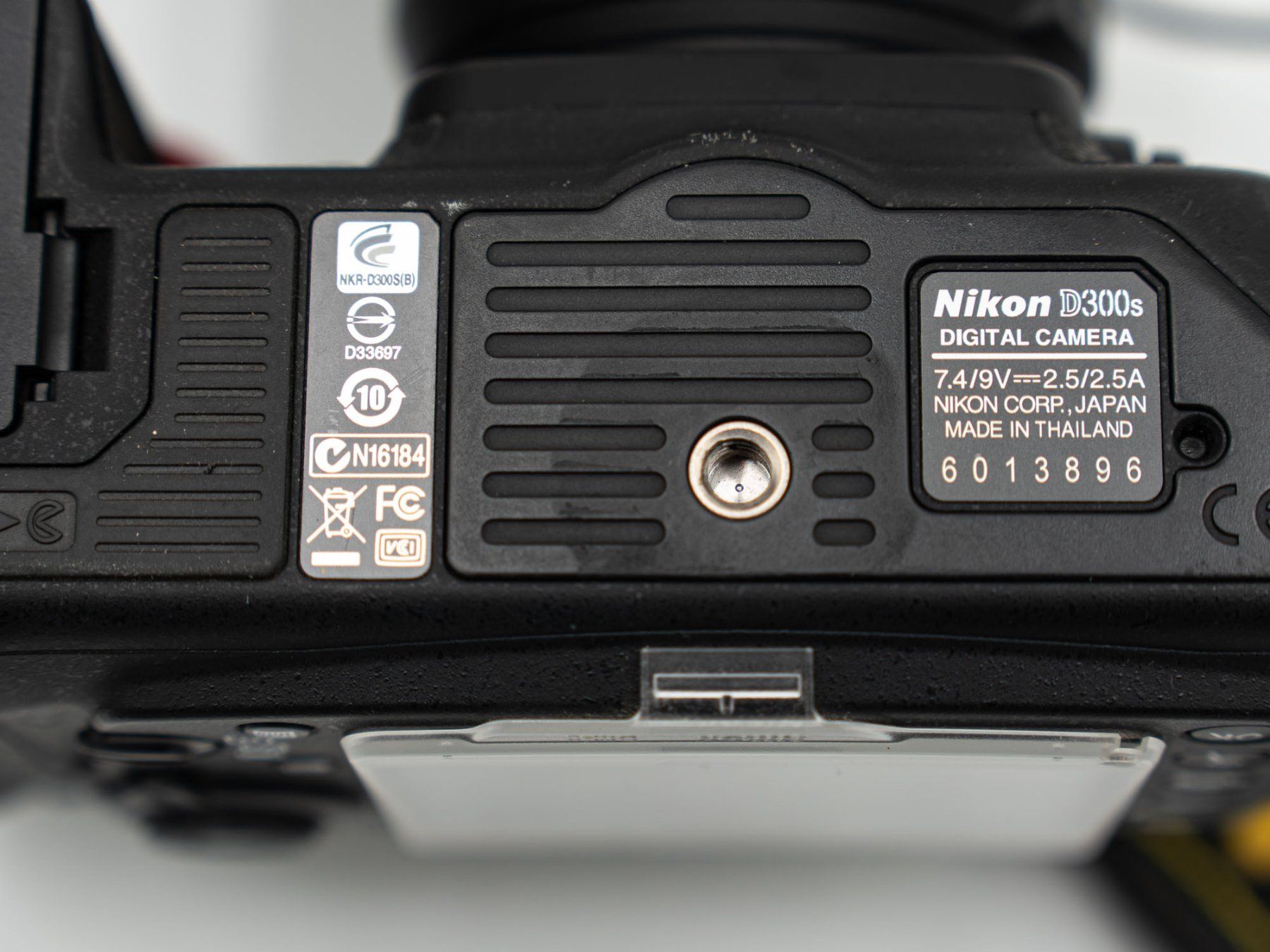 Nikon Fotocamera: Nikon D300s Set - 3 Objektive, Ladegerät - Ref. 05/38 – Usato da Au ZH venduto da BrockiAu 5