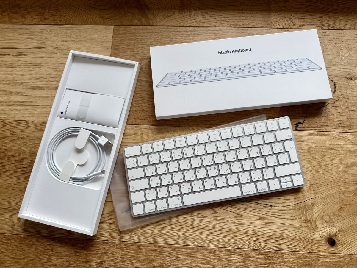 Apple Claviers: Apple Magic Keyboard, lightning, US/RU – D'occasion à Birrwil par eugene_m