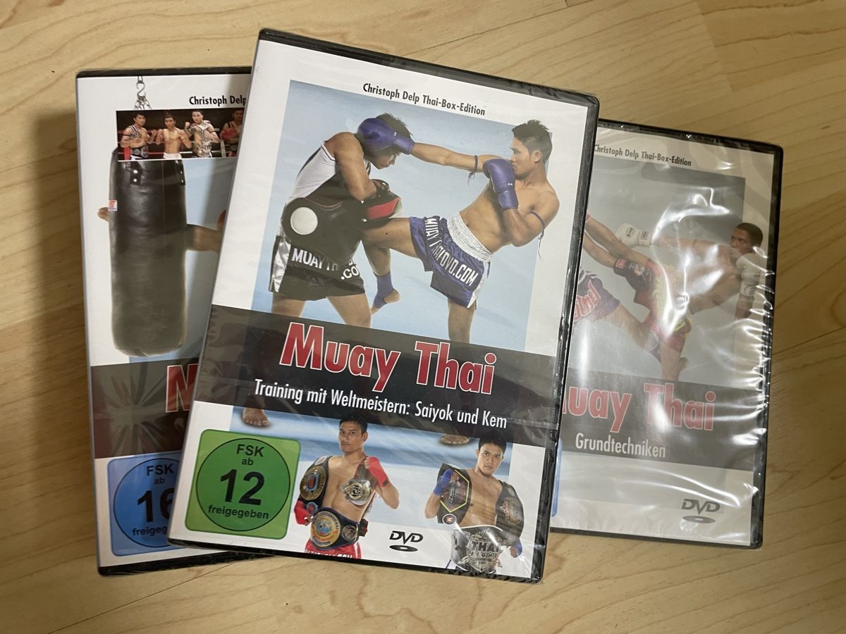 Tutti i DVDs: Muay Thai DVD Set – Nuovo (secondo la descrizione) da Luzern venduto da predator11 1