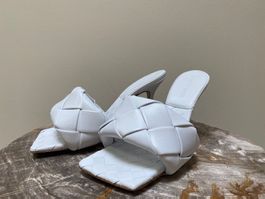 Bottega Veneta Lido Sandalen Gr. 38, Neu