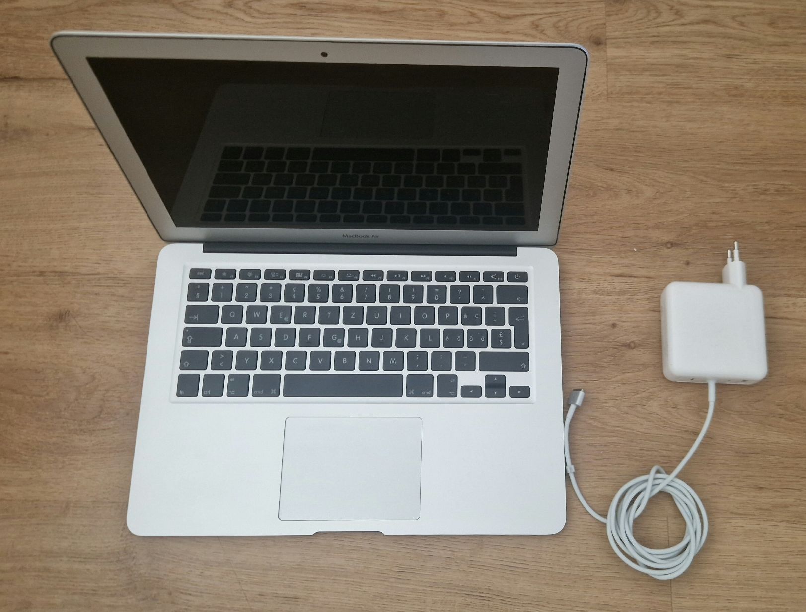 Apple Notebook: Macbook Air Early 2015 – Usato da Pieterlen venduto da Besiktas-1903 1