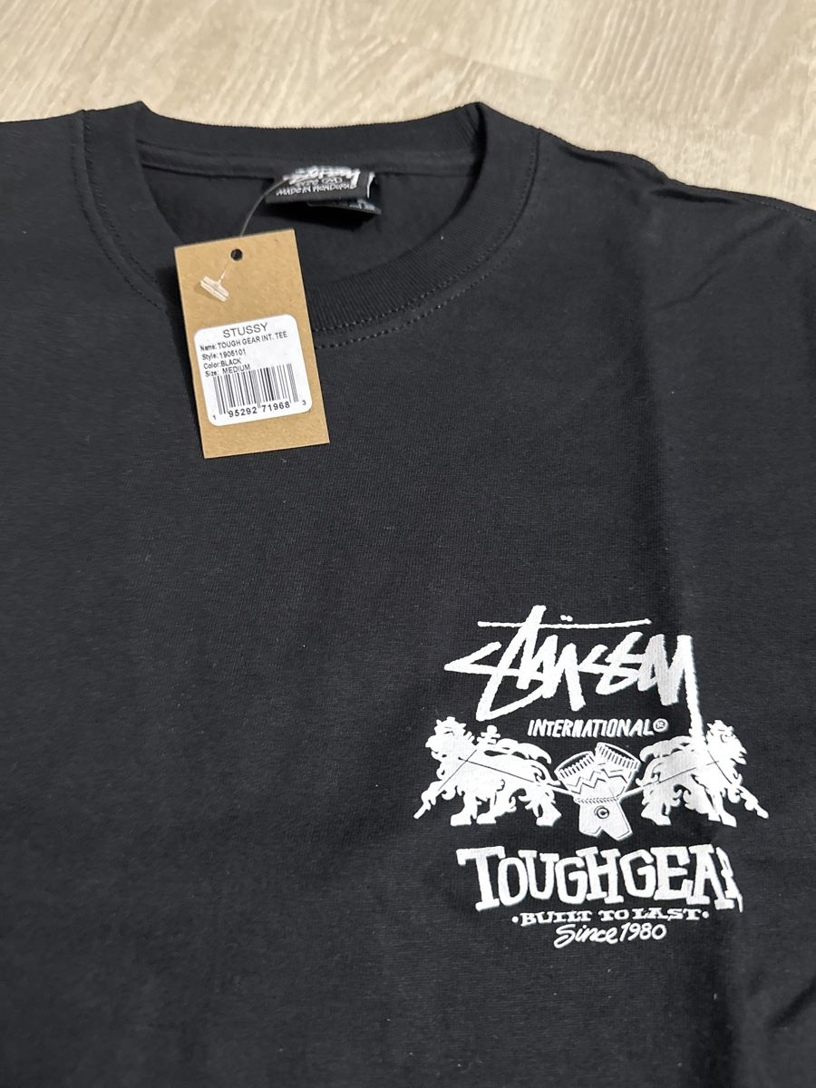 Stüssy T-Shirts: Stüssy International T-Shirt – Neu und originalverpackt aus Trimmis von Subburbia 1