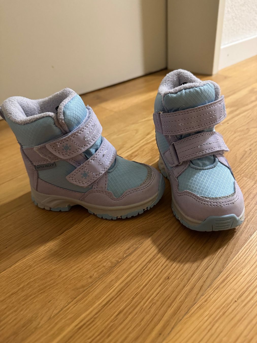 Scarpe per ragazze: Winterschuhe Nr 22 – Usato da Mägenwil venduto da zah_n7jn 1