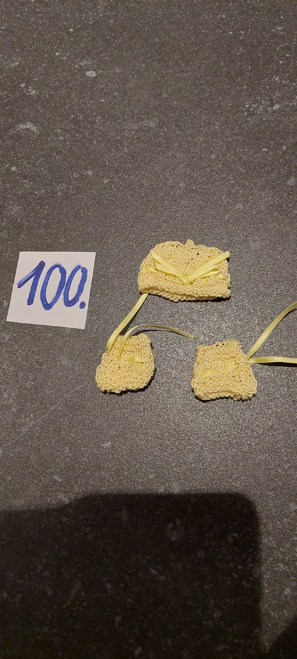 Bambole: Mini Puppenkleidchen neu  ungebraucht – Nuovo (secondo la descrizione) da Muri AG venduto da nindo1