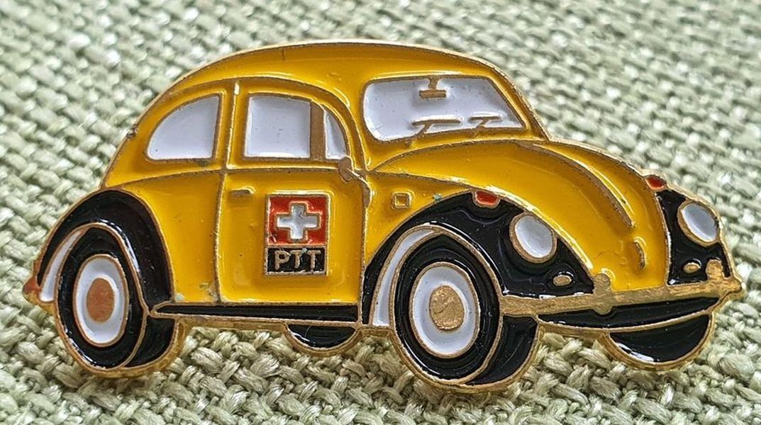 Volkswagen Plaketten & Abzeichen: Pin / Anstecknadel PTT Post VW Käfer – Neu (gemäss Beschreibung) aus Oberriet SG von Manick