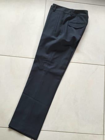 Pantaloni: Elegante Damenhose grau Gr. 36 – Nuovo (secondo la descrizione) da Krattigen venduto da Landado 1