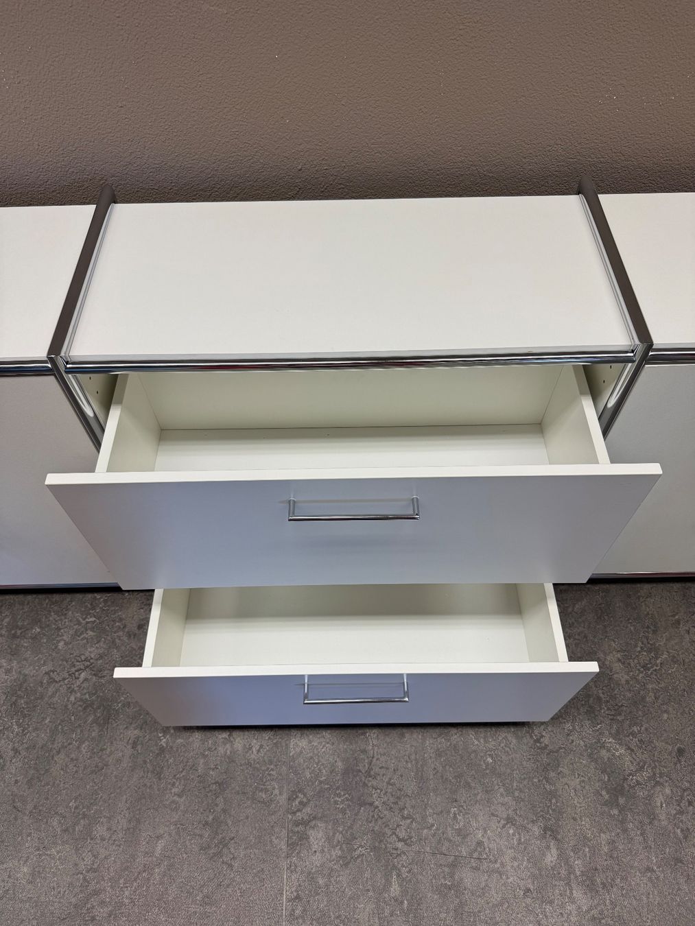 Scaffali: Moderne weisse Sideboard-Elemente, mit Schubladen und Regale – Usato da Rebstein venduto da Houwi 2