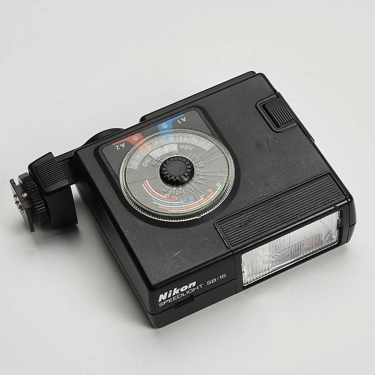 Nikon Blitze: Flash Nikon SB-15 – Gebraucht aus La Chaux-de-Fonds von Holga120