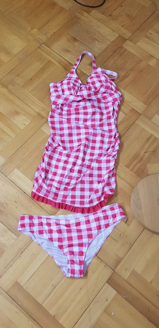 Badekleider & Bikinis: Badekeid, Tankini, NEU, Gr. 50 52 54 – Neu und originalverpackt aus Uster von Astral