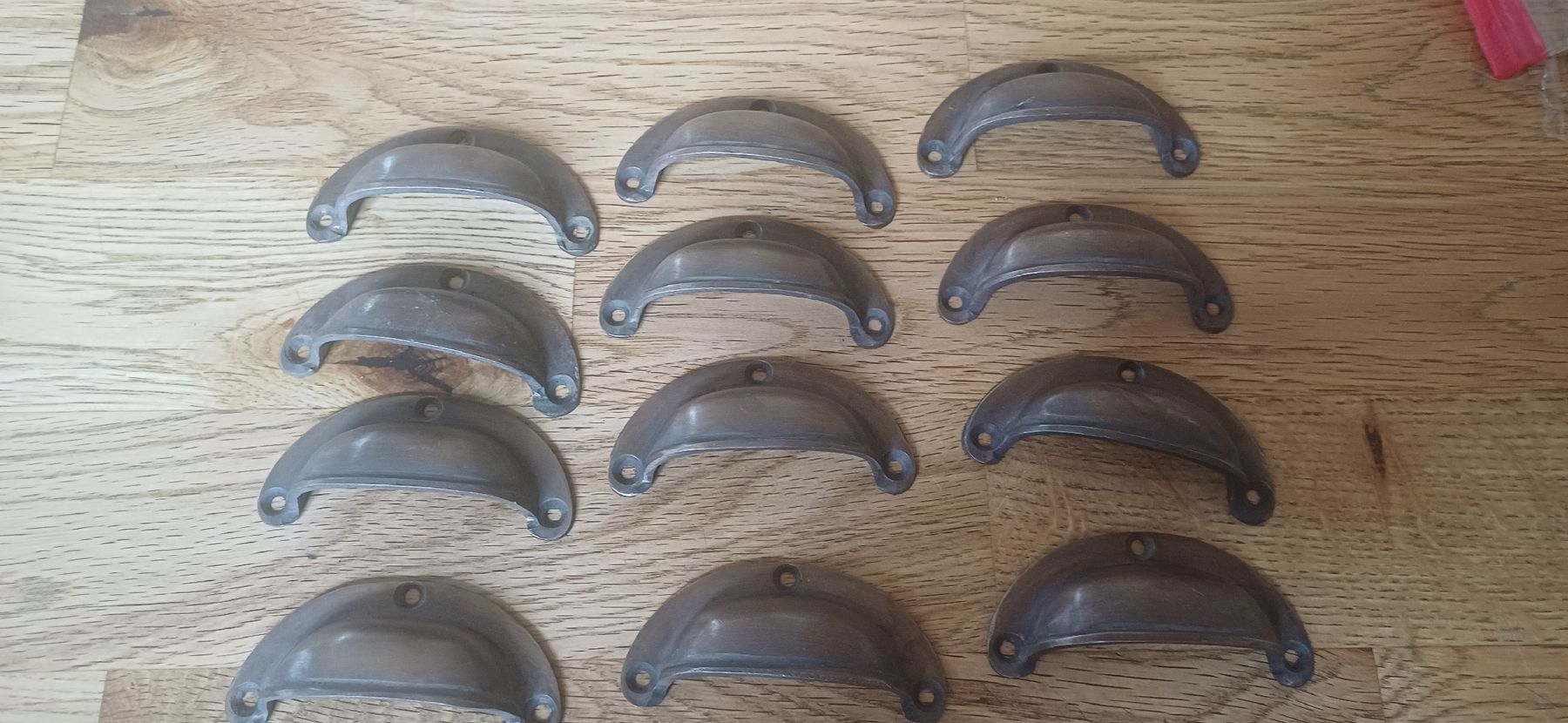 Ferramenta: 12 Muschelgriffe – Usato da Flawil venduto da Pinkmalibu