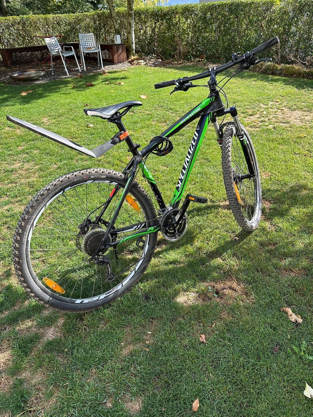Specialized Velos: Mountainbike Specialized grün – Gebraucht aus Buchs ZH von billi993