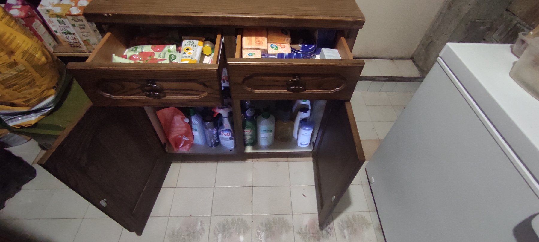 Kommoden: Kommode, passend zum Buffet / Commode assortie au buffet – Gebraucht aus Charmoille von Pflor 5