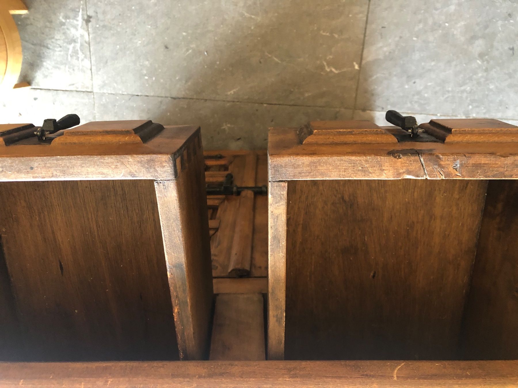 Commodes: Schönes Spanisches Schränkchen – D'occasion à Rothrist par bambus18 2