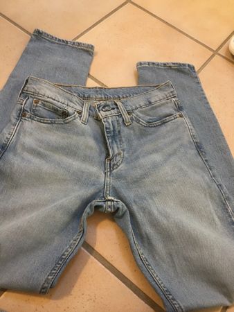 Levi Strauss W 28 L32