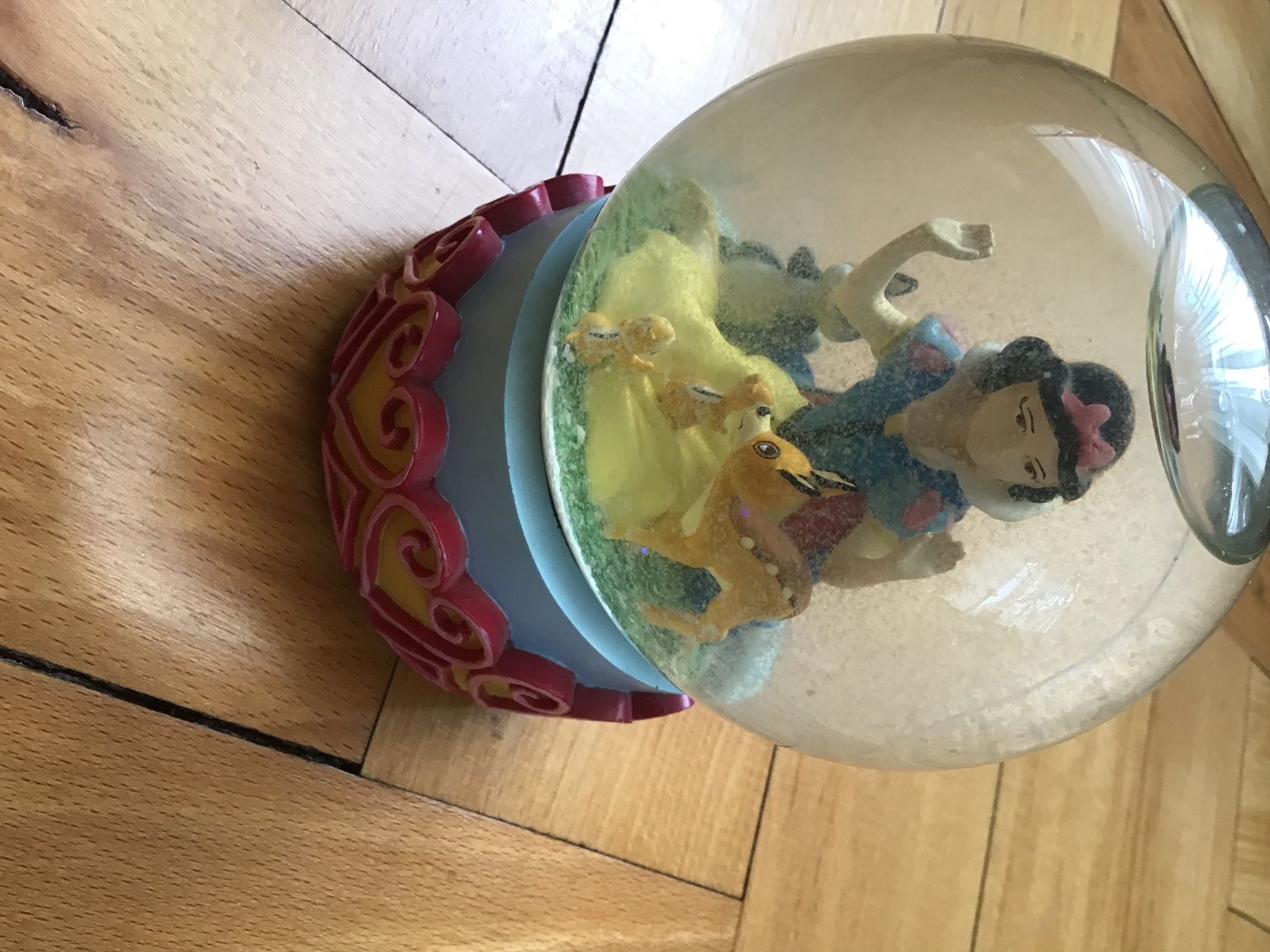 Disney Statuette: Schneekugel  Schneewittchen Disney – Usato da Winterthur venduto da sune01