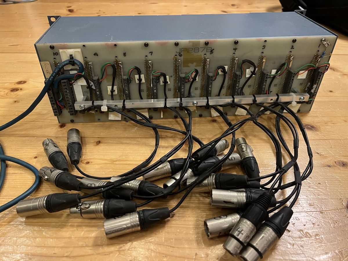 Console di mixaggio: Amek Rack (Limiter/Comp/EQ), Neve, 3HE – Usato da Effretikon venduto da Krizflew 4