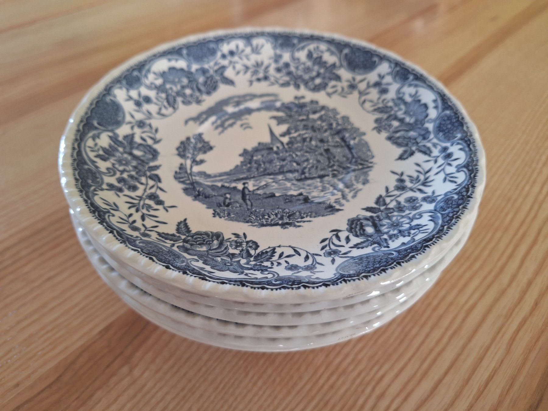 Set di piatti: Geschirr Old England, Royal Tudor Ware – Usato da Schwarzenegg venduto da bibione22 3