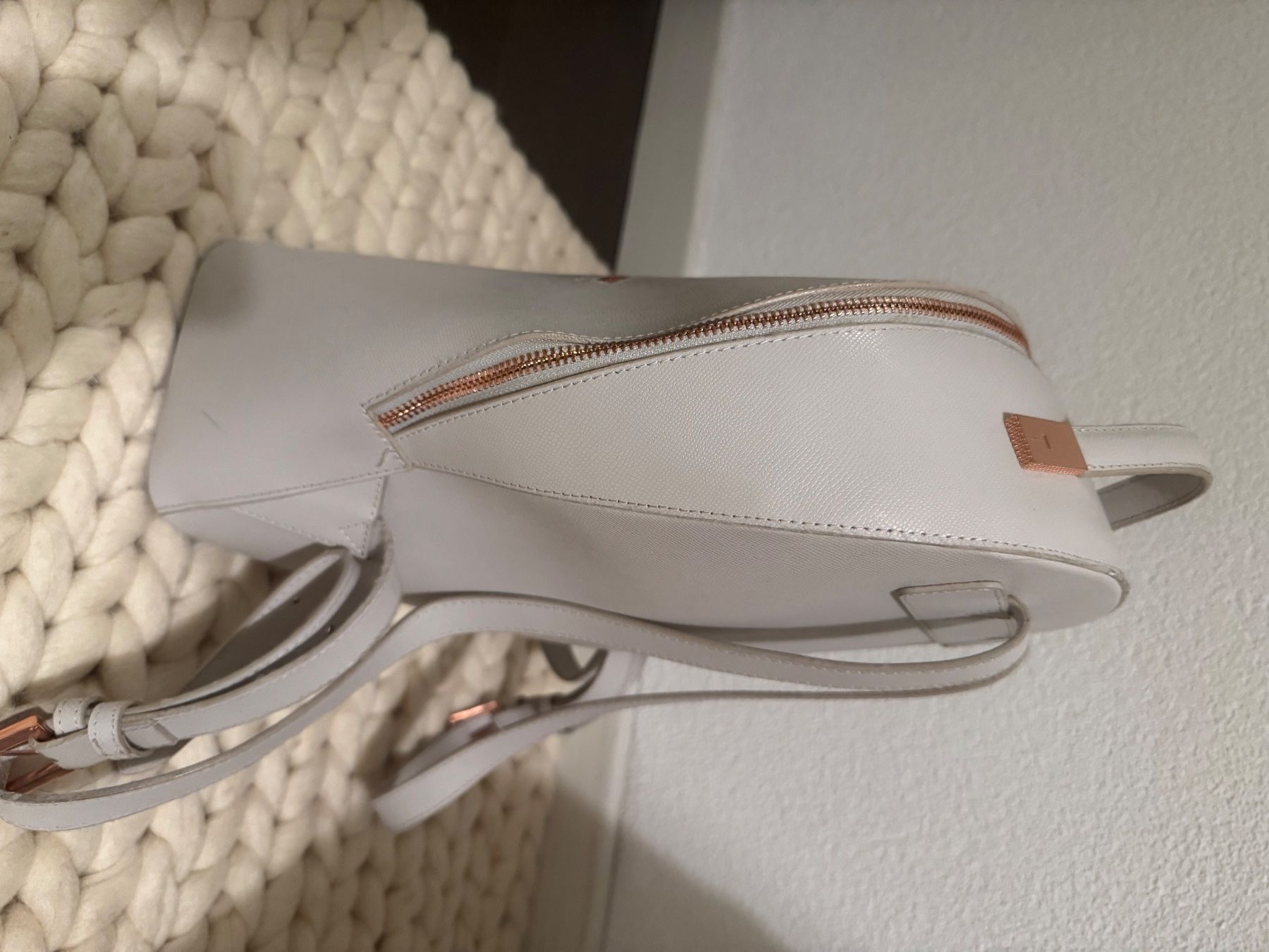 Zaini: Sac à dos Ted Baker gris clair – Usato da Granges-Paccot venduto da snowdi 2