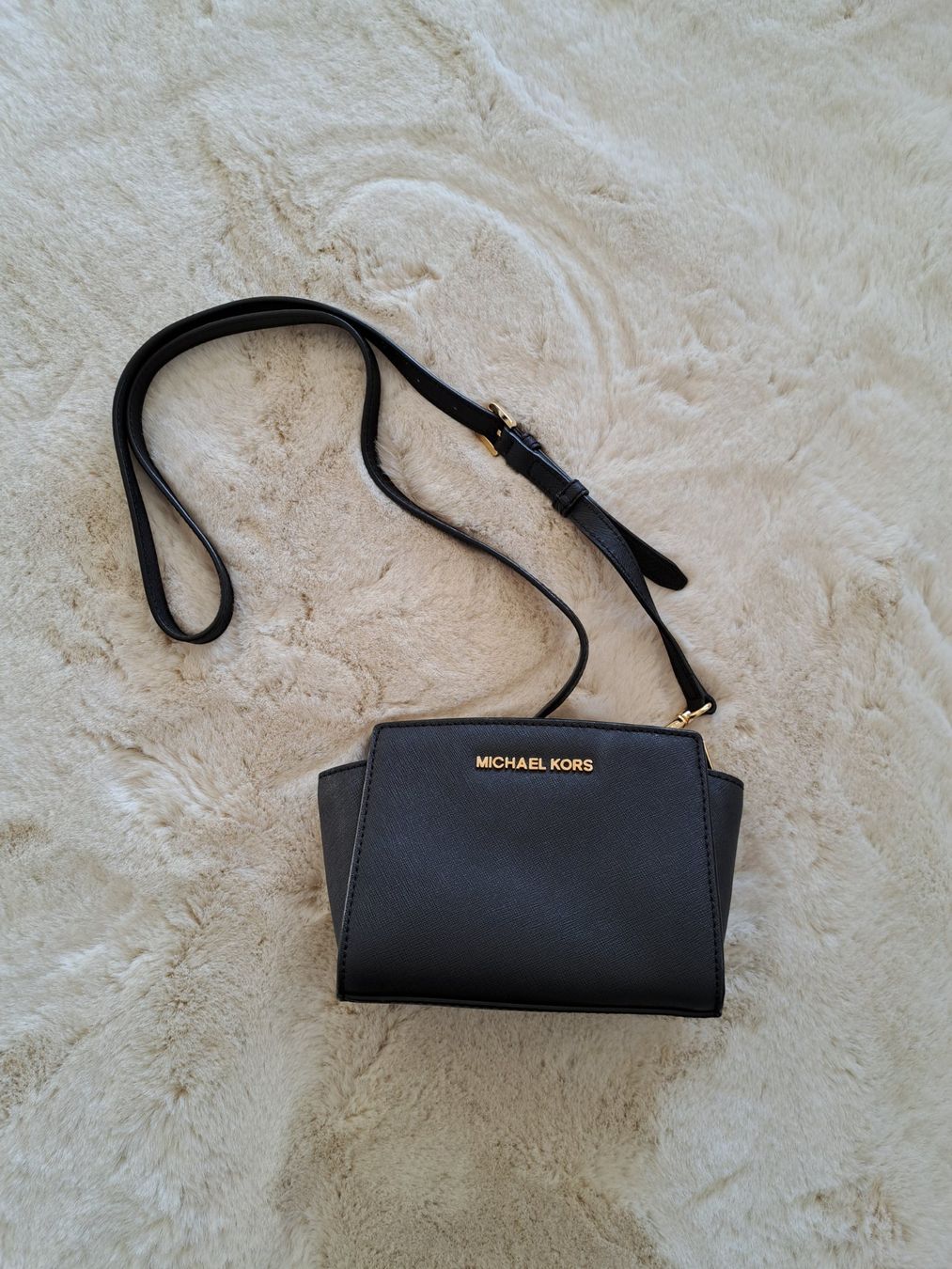 Michael Kors Taschen für Damen: Michael Kors Handtasche, Schwarz, neuwertig – Gebraucht aus Männedorf von ste_9lfs 2