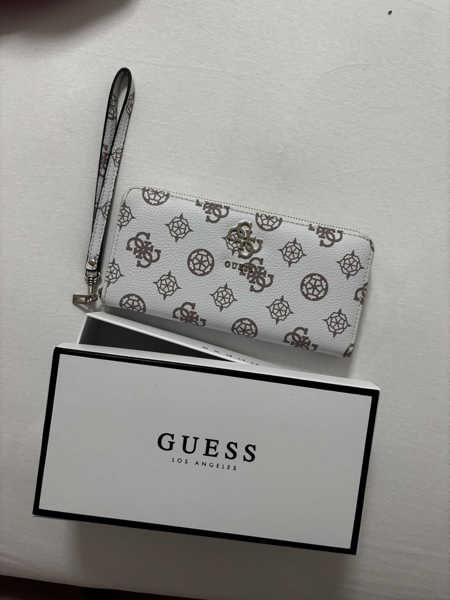 Guess Portemonnaie: Guess Wallet White Logo  – Gebraucht aus Amriswil von kel_whr5