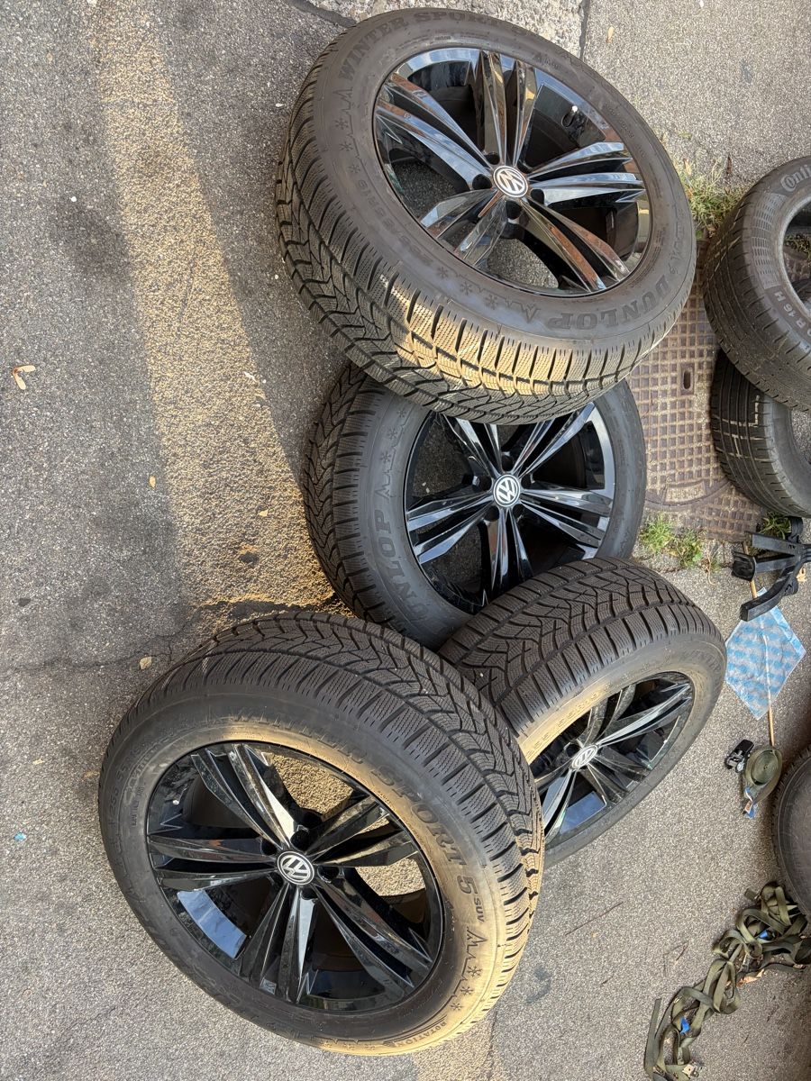 Volkswagen Pneus & Roues: Vw Räder mit 255/55R19 Reifen – D'occasion à Wettingen par Nici1932