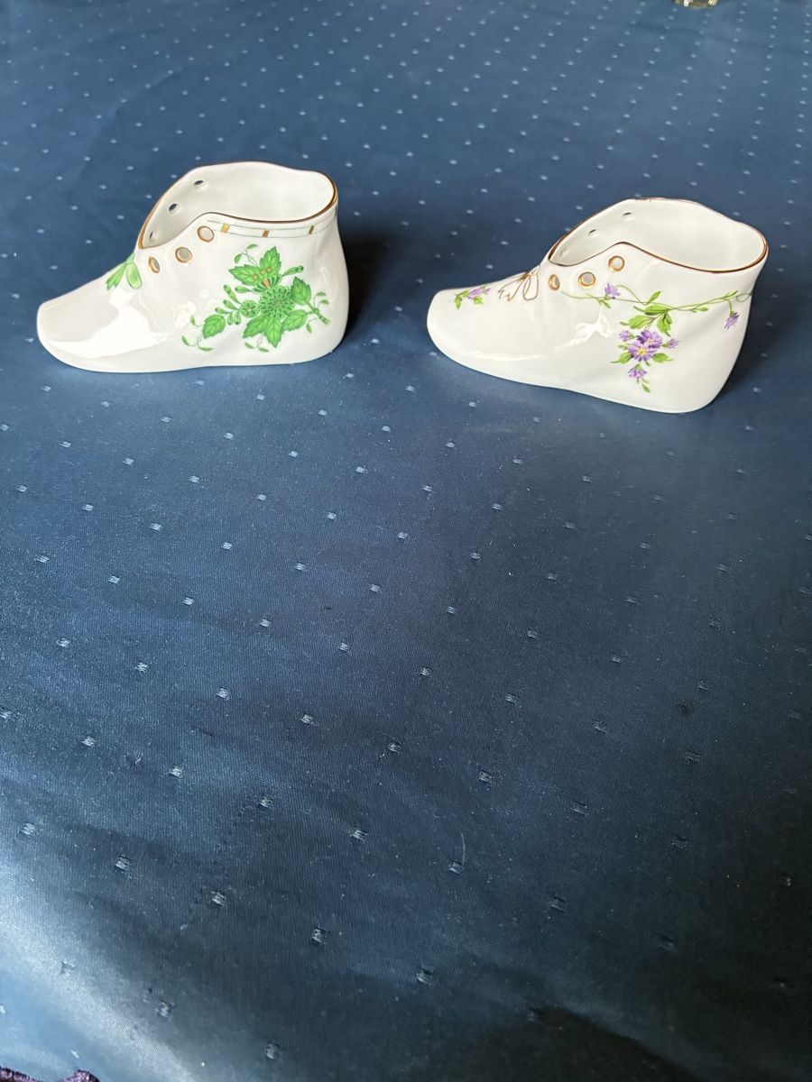 Herend Tutte le decorazioni: Herend - 2 Porzellanschuhe – Usato da Dornach venduto da Rosengarten