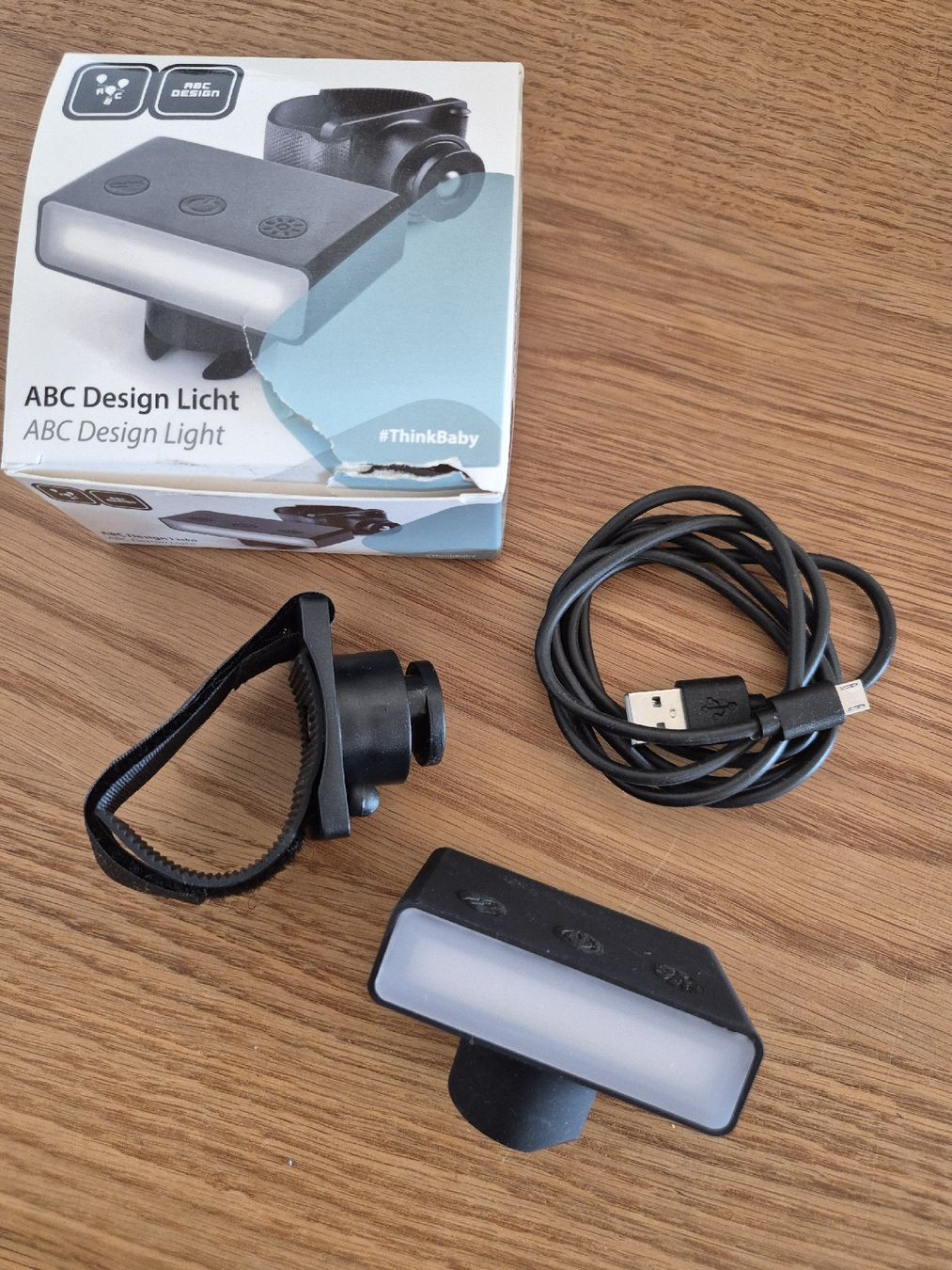 Lampade: ABC Design Licht Schwarz mit USB Kabel neu – Usato da Goldach venduto da Mona.93