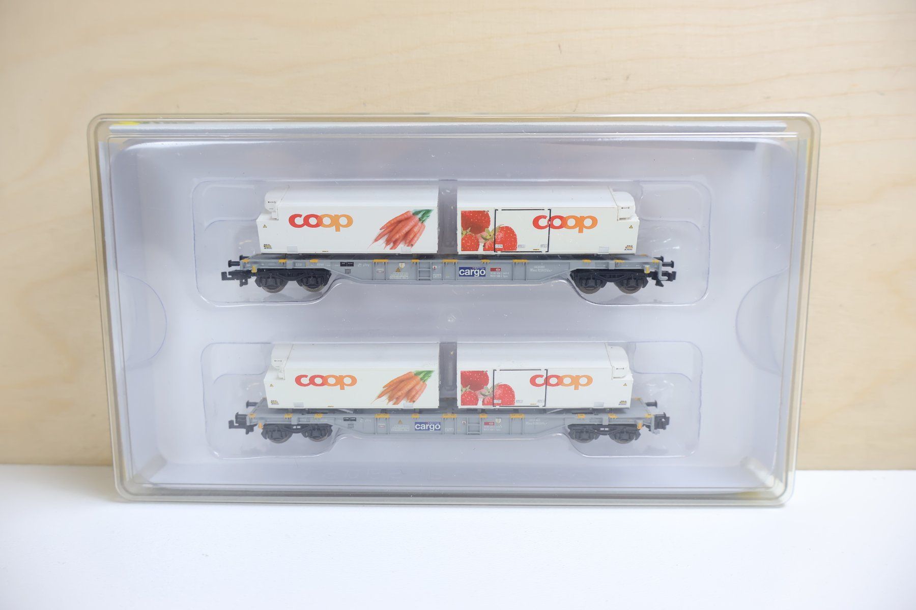 Trix Trains électriques: Minitrix 2 x SBB COOP Containerwagen - Set 11638-02 – D'occasion à Winterthur par Monstera 4