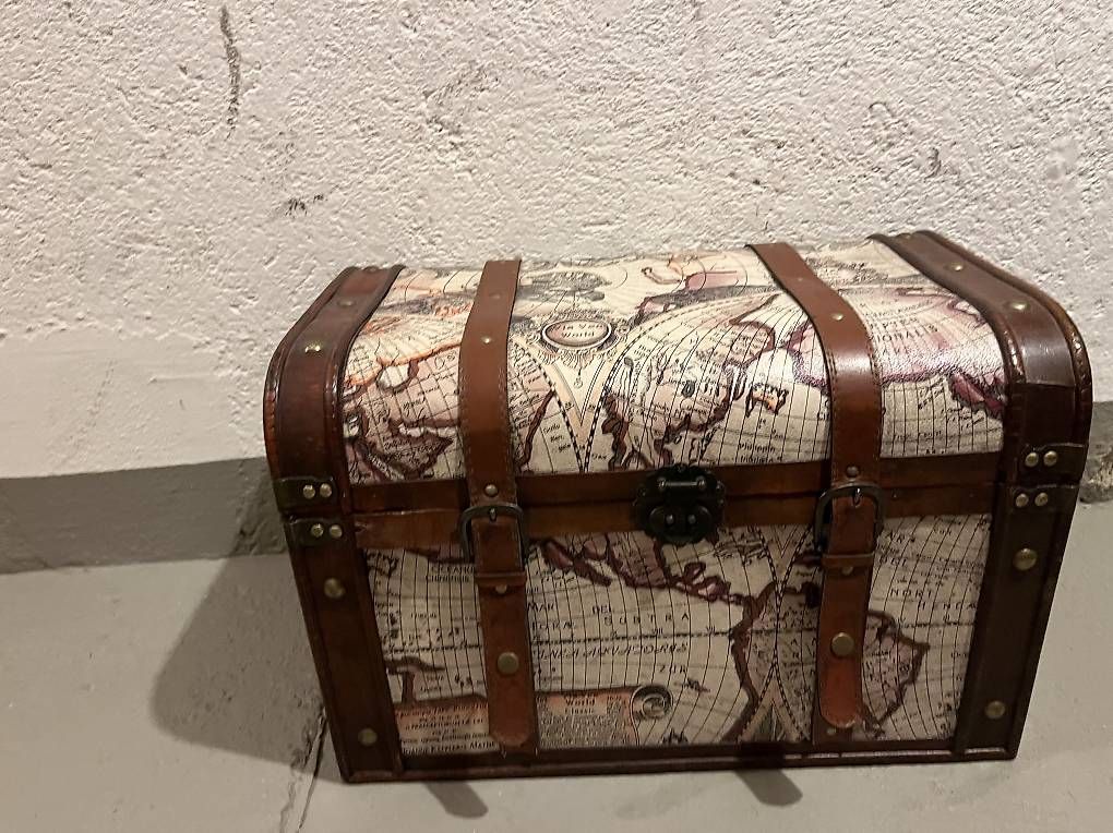 Cassapanche: Schatzkiste Weltkarte – Usato da Luzern venduto da ELIAS1A