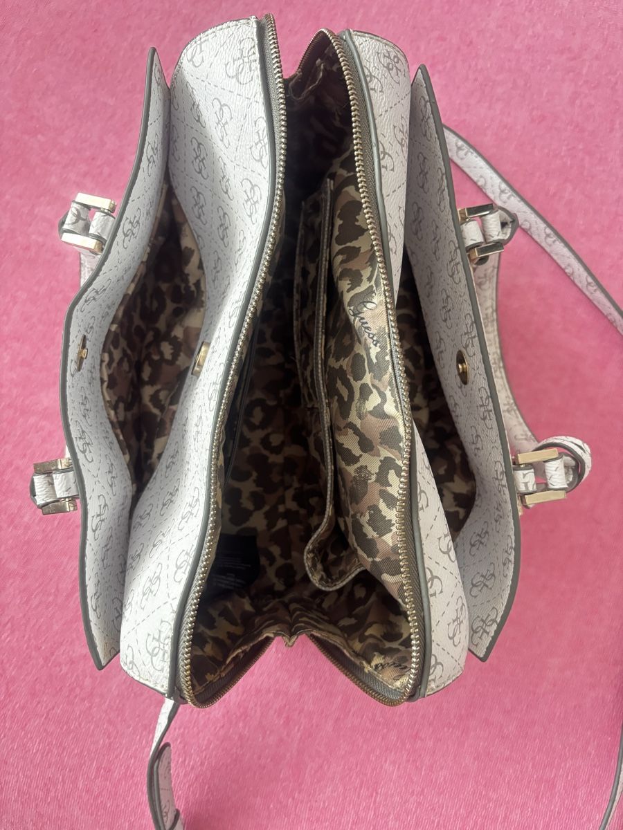 Taschen für Damen: Guess Tasche  – Gebraucht aus Schwerzenbach von _Aria_ 6