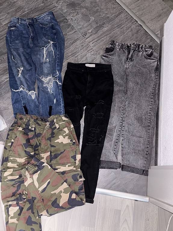 Lotti di vestiti: Hosen gr. xs – Usato da Fislisbach venduto da secondhandF