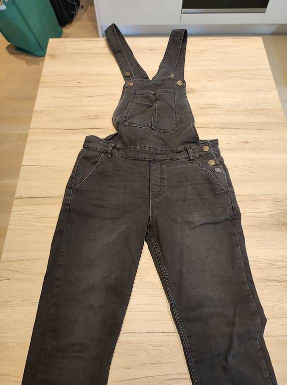 Lotti di vestiti: Salopette femme taille S – Usato da Bellevue venduto da xuxana 2